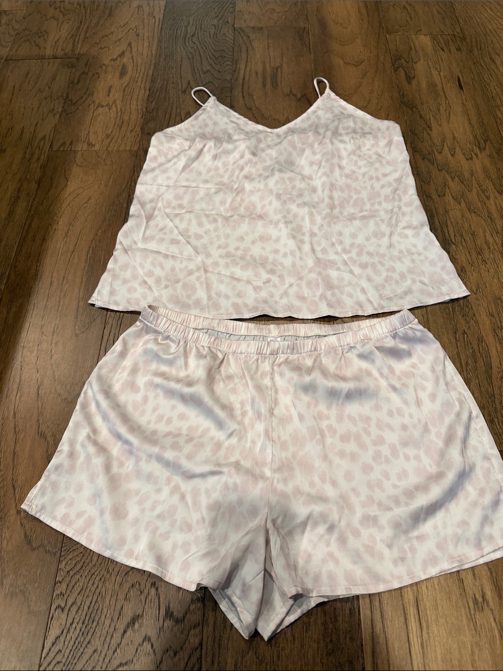 Stars Above Women’s Pink Leopard Satin Cami & Short Sleep Set size medium